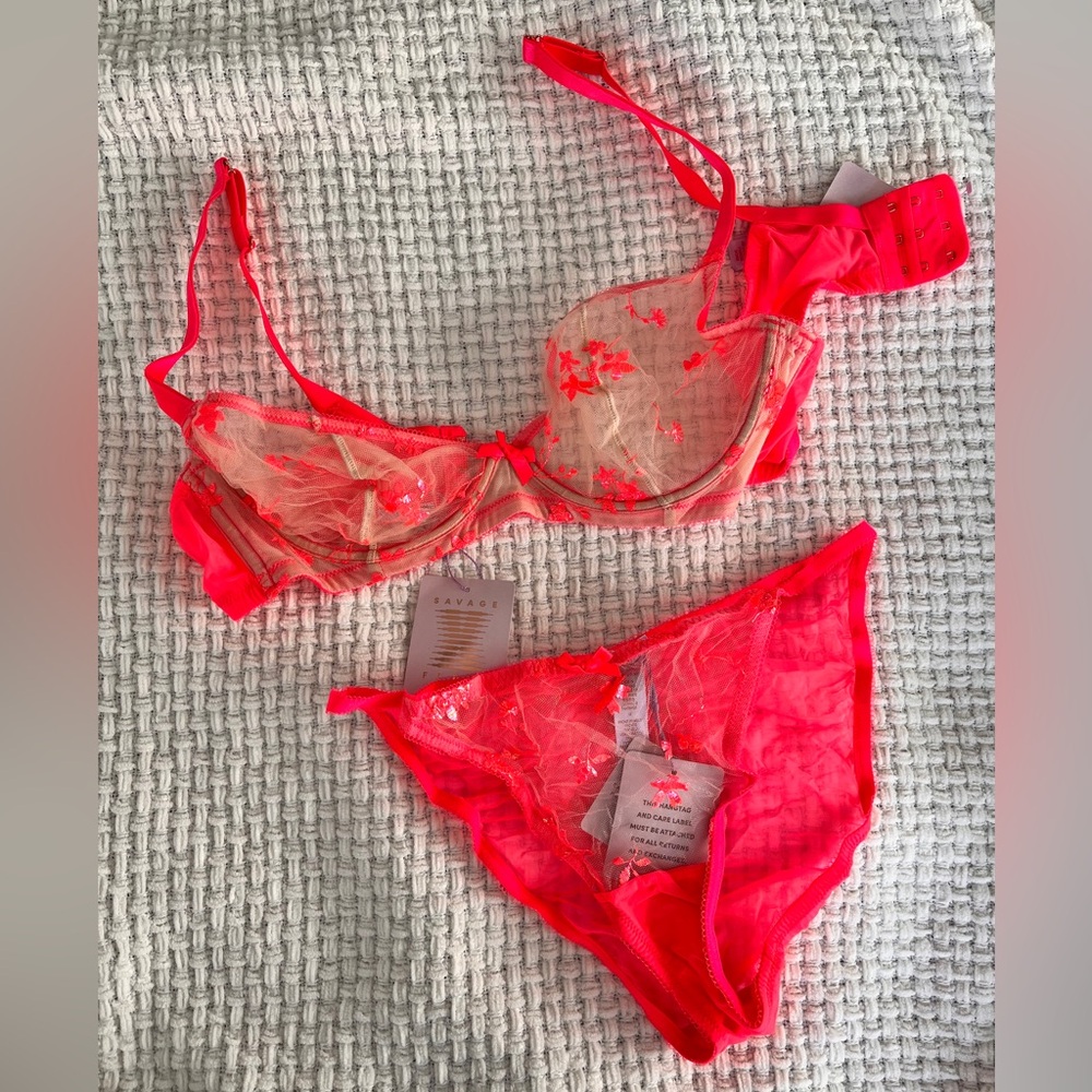 NWT Savage X Fenty “Foiled Sprigs” Lingerie Set